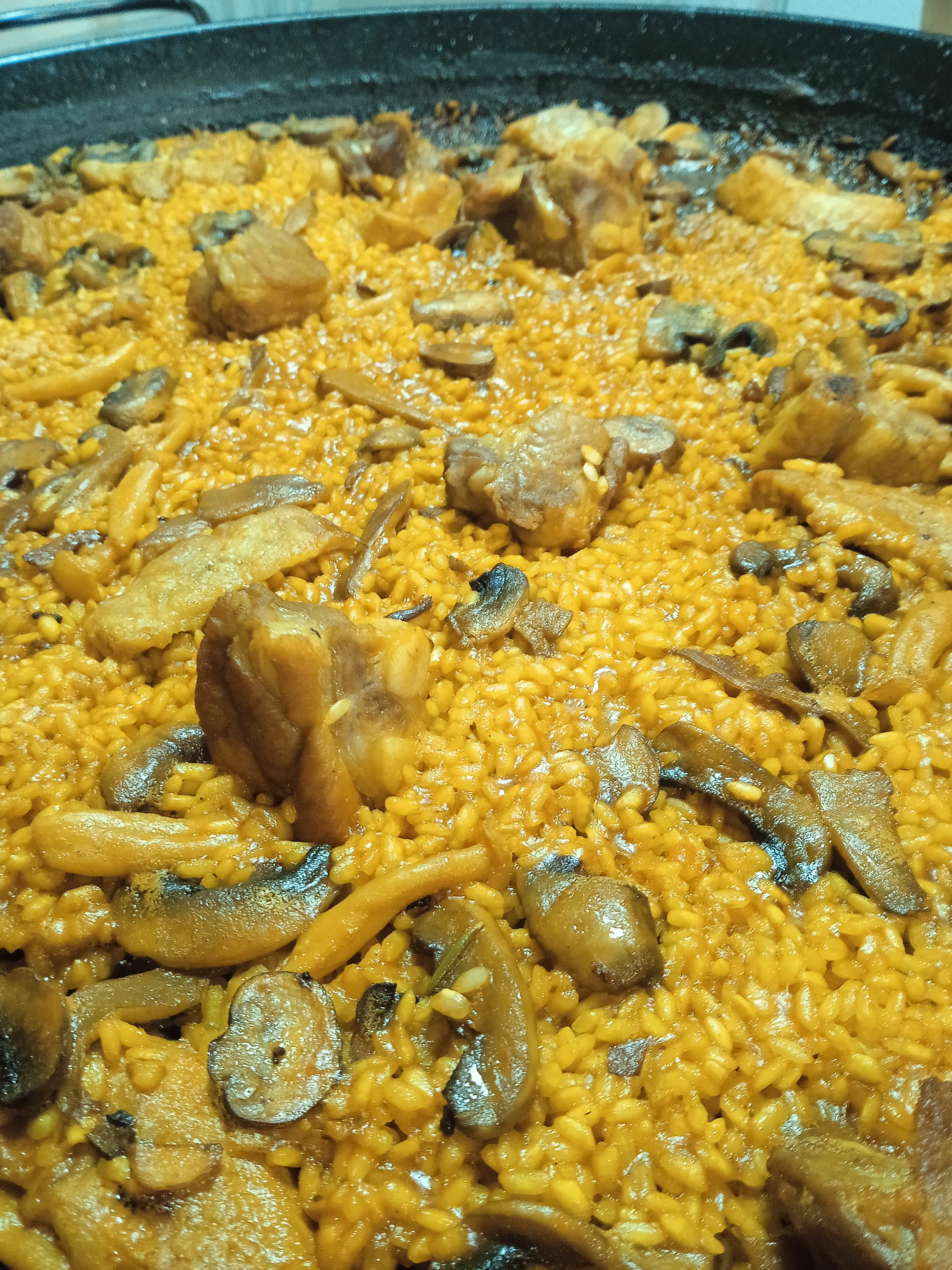 Arroz de costillas, secreto con setas.