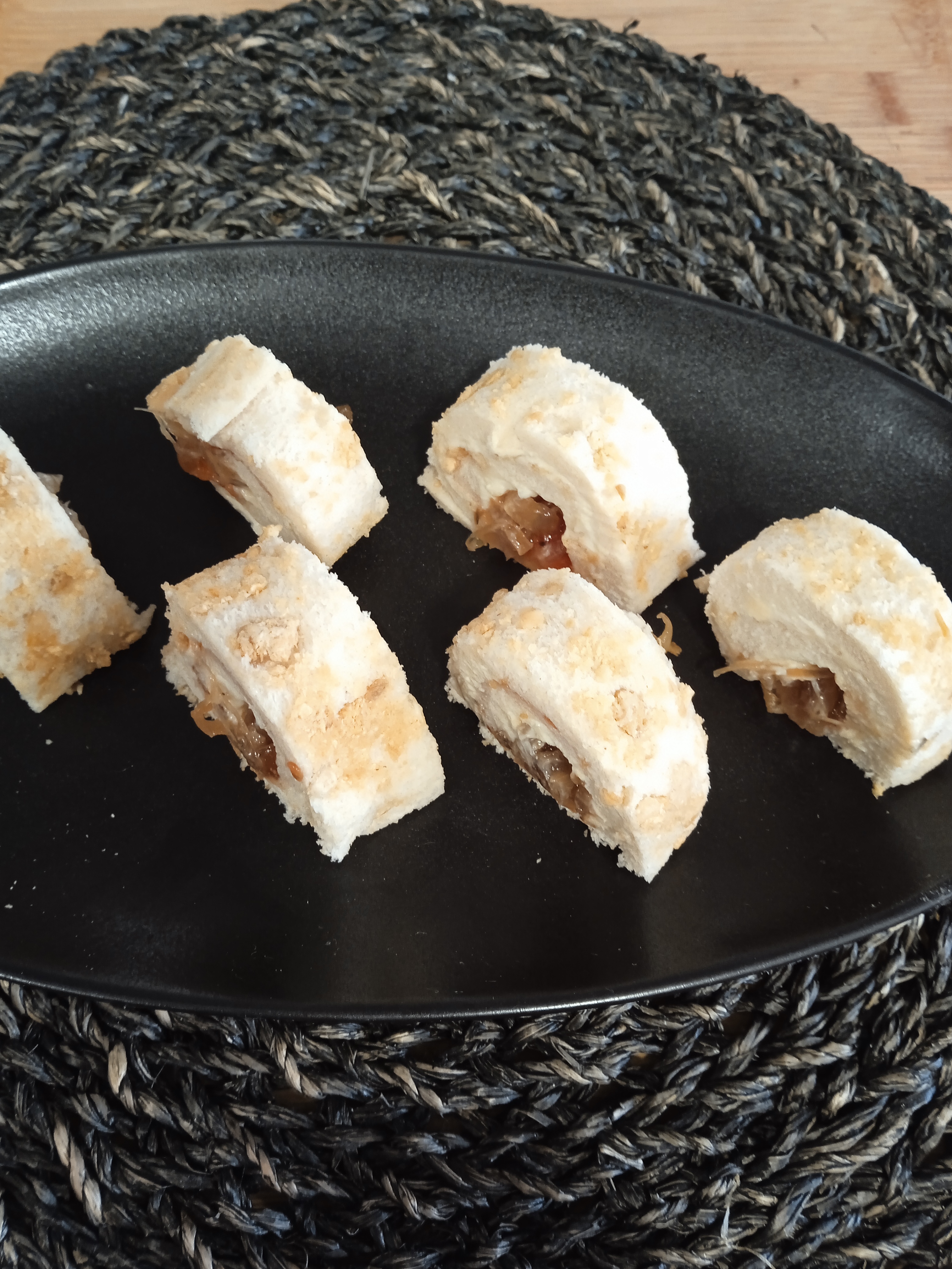Rollito de queso y mermelada.
